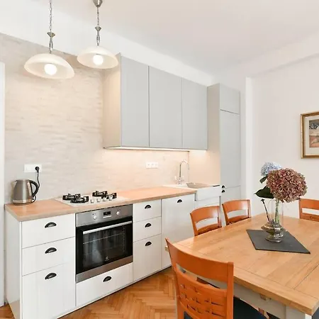 Apartment Luxury 3bedrs 2baths By Old Town Square Prague