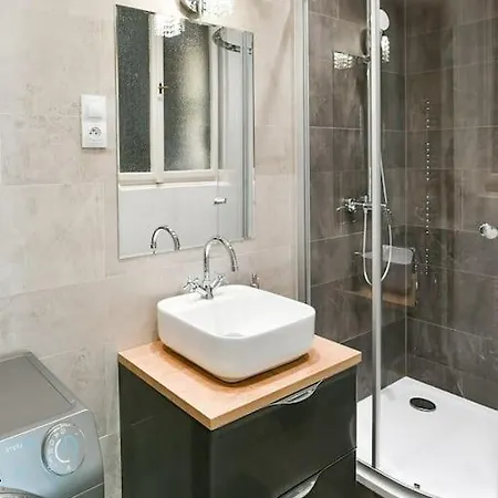 Apartment Luxury 3bedrs 2baths By Old Town Square Prague