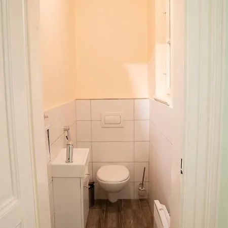 Helen Homestay Vaclavske Namesti * Praga