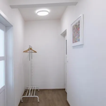 Apartment Cozy In Quiet Courtyard Near Charles Bridge