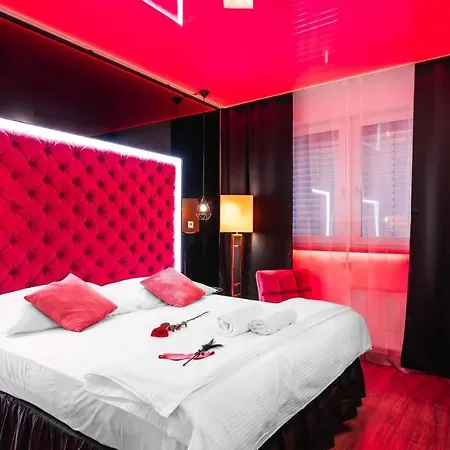 Aura Design & Garden Pool 3* Prague