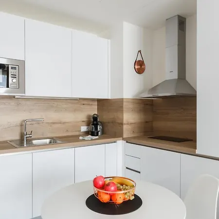 Apartment Designer Studio In New Town By Days *