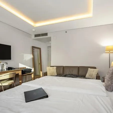 Royal Hotel 4*