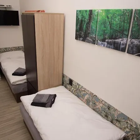 Continents Nearby Main Train And Bus Station Apartment Prague