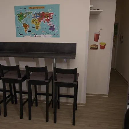Apartment Continents Nearby Main Train And Bus Station *