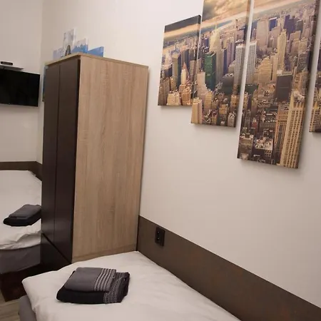 Continents Nearby Main Train And Bus Station Apartment *