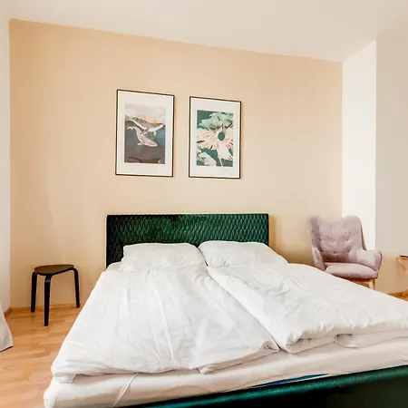 Aparthotel Riben House *