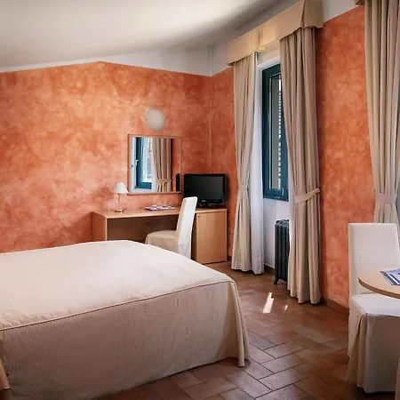 Roma Hotell 4*