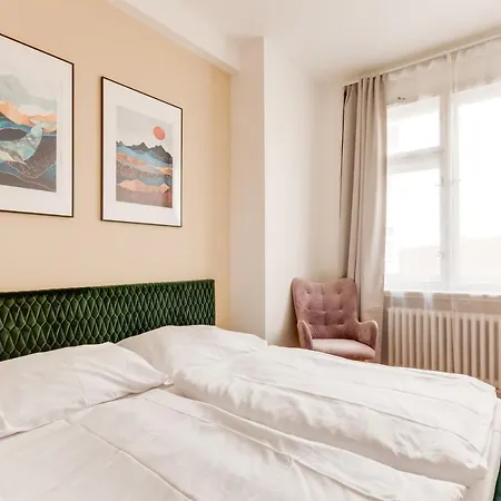 Riben House Aparthotel