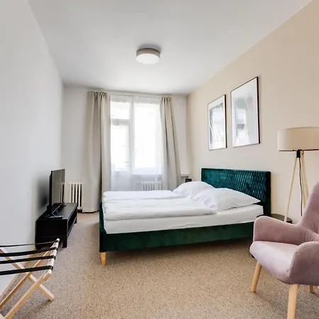 Riben House Aparthotel