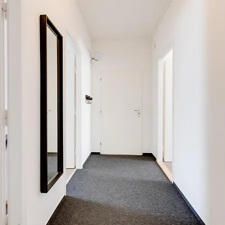 Riben House Aparthotel