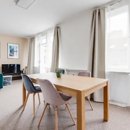 Aparthotel Riben House *