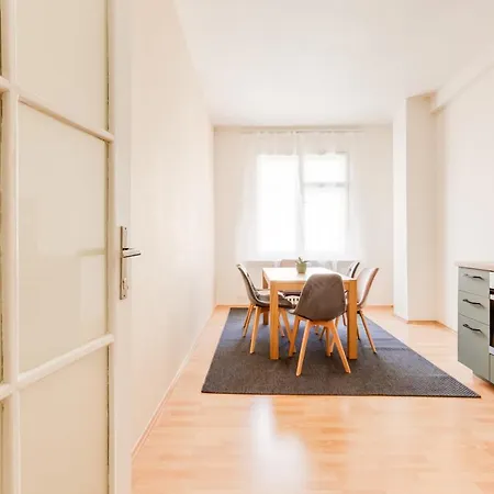 Riben House Aparthotel *