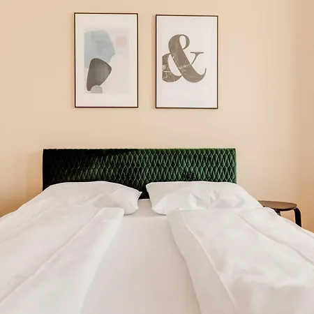 Aparthotel Riben House *