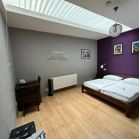 Hotel Central Studios