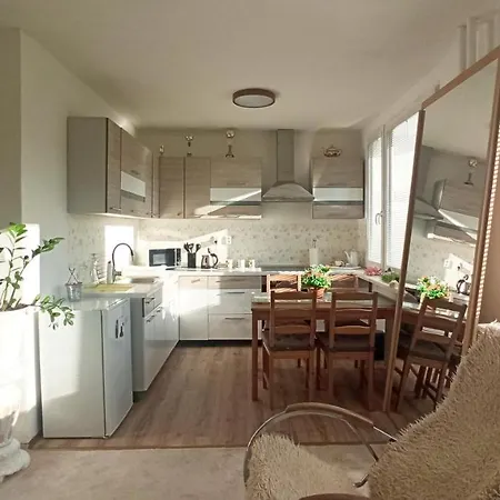 In A Good Location Apartment *