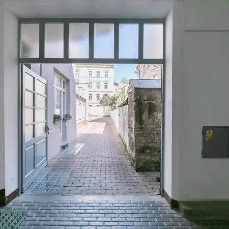 Apartment Cozy In Quiet Courtyard Near Charles Bridge Prague
