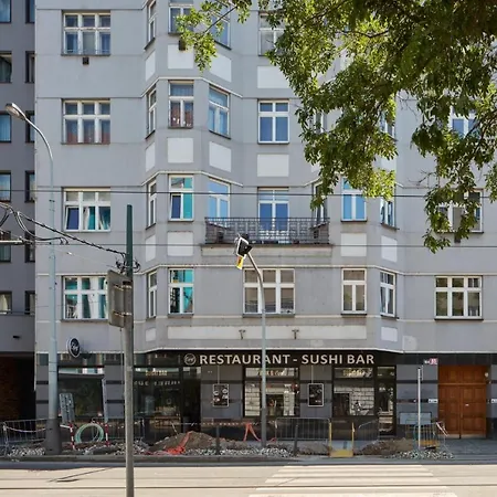 Apartment Days - Spacious 3bdr - Trendy Neighbourhood Prague