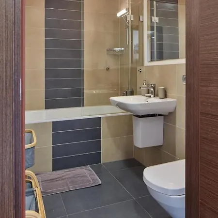 Spacious In Nusle By Days Lejlighed