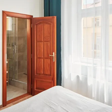 Apartment Days - Spacious 3bdr - Trendy Neighbourhood *
