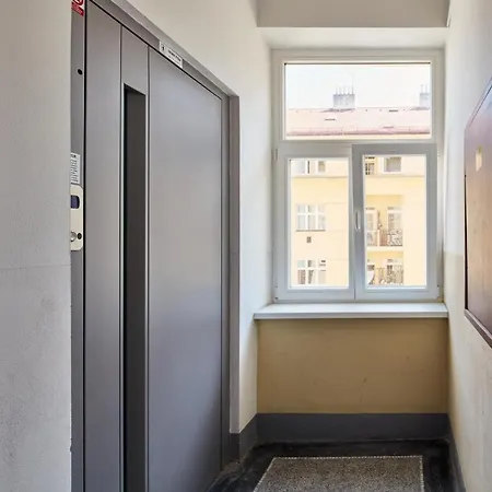 Days - Spacious 3bdr - Trendy Neighbourhood