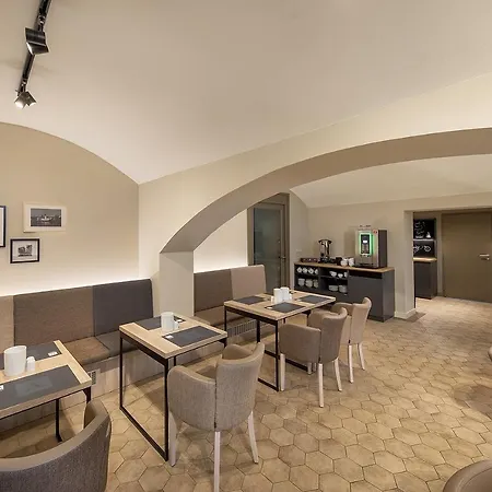 Avenue Legerova 19 Apartment