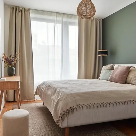 Appartement Days - Designer Apts - Garage - Terrace - Easy Access *