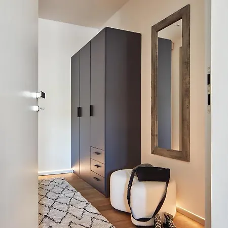 Апартаменты Days - Stylish With Terrace - Parking - Quiet Area
