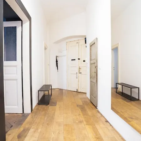 Days - 2bdr - Bright - Quiet Area Apartment *