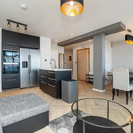 Big 4-bedroom Flat, Terrace With Great Vitkov View Apartment Prague