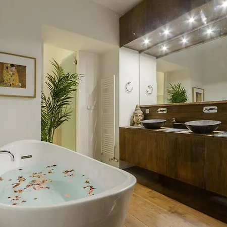Luxury Three-room