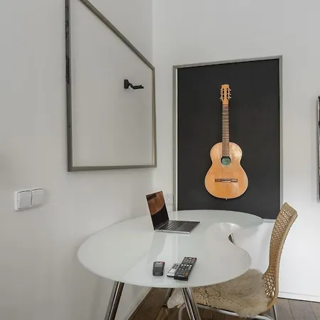 Luxury Three-room Apartment Prague