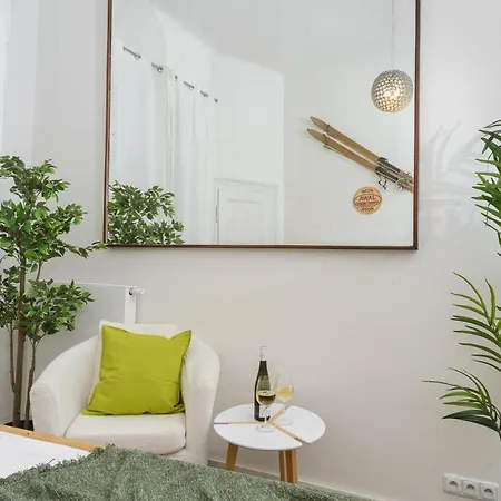 Luxury Three-room Apartment Prague