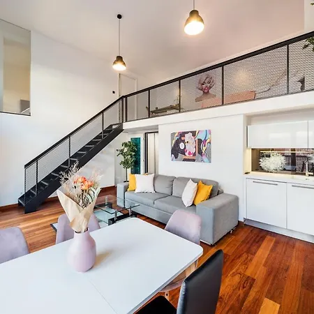 Duplex With 3 Bedrooms *