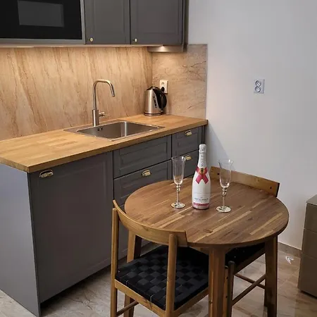 Luxusni Nedaleko Centra Apartman *