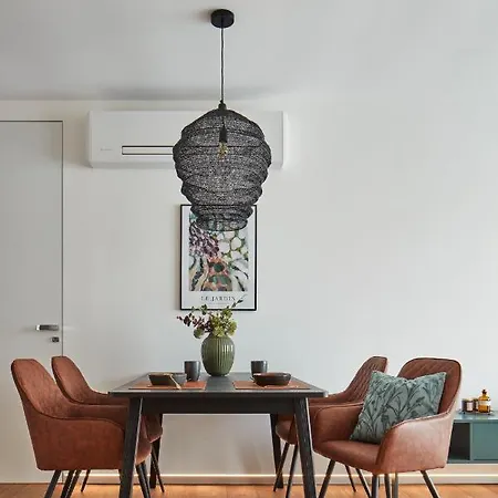 Days - Stylish With Terrace - Parking - Quiet Area Апартаменты Прага
