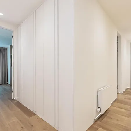 Апартаменты Days - Stylish With Terrace - Parking - Quiet Area