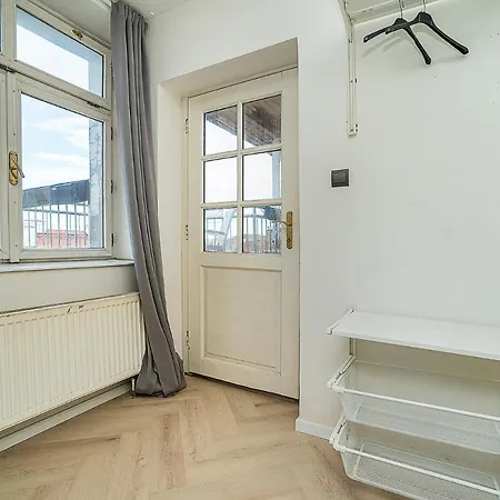 Big 4-bedroom Flat, Terrace With Great Vitkov View Prague