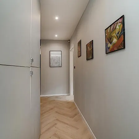 Big 4-bedroom Flat, Terrace With Great Vitkov View Apartment