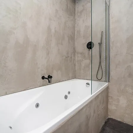 Big 4-bedroom Flat, Terrace With Great Vitkov View