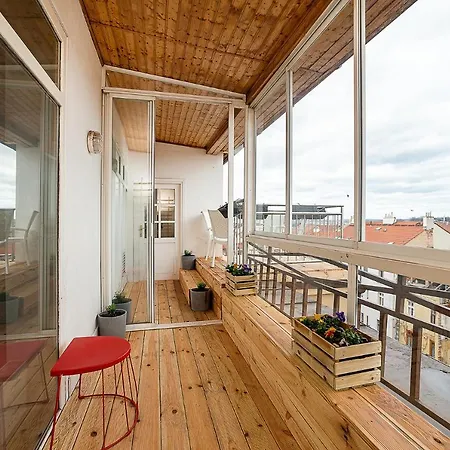 Big 4-bedroom Flat, Terrace With Great Vitkov View *