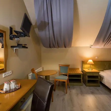 Augustus Et Otto Hotel 4*