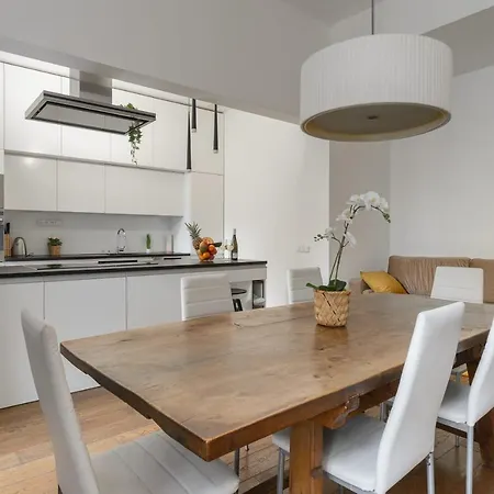 Luxury Three-room Apartment Prague