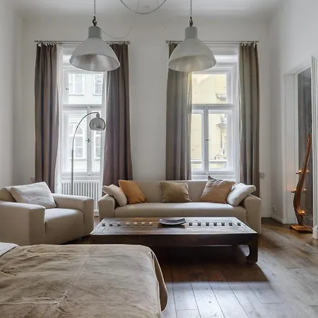 Luxury Three-room Apartment Prague