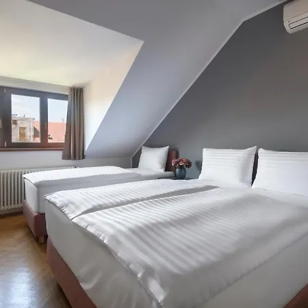 Bohemian Dreams And By Dwellfort 4* Prague