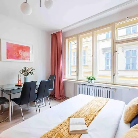Golden Sunny Apartment, Centre, For 3 People Apartamento