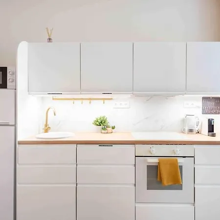 Golden Sunny Apartment, Centre, For 3 People Apartamento *