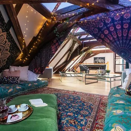 Apartment Fairytale Duplex - Billiard - Whirlpool - Cinema - Old Town Prague