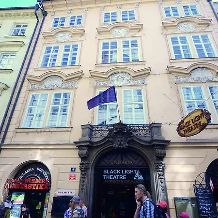 Konukevi Karlova 3*