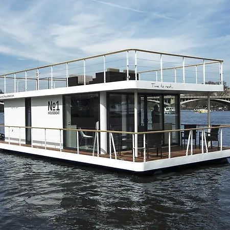 Botel Vipliving Houseboat Praha